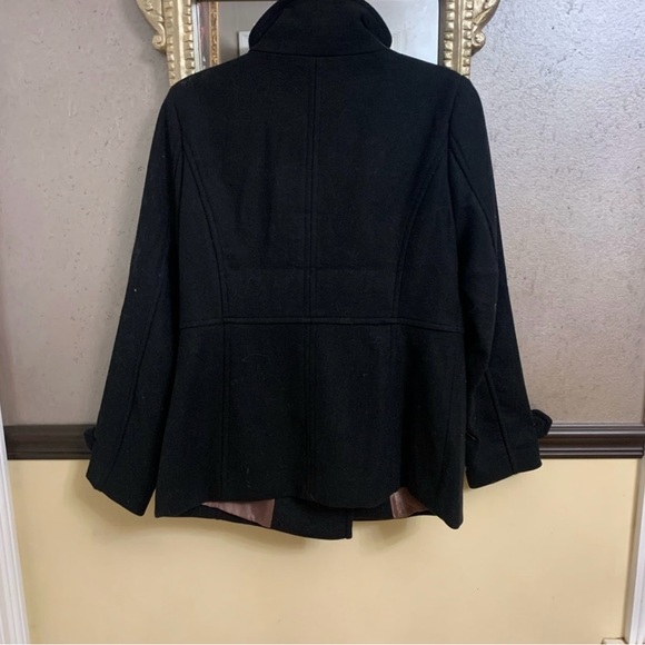 Thread and Supply pea coat. Worn a couple times. Tags removed. Dry cleaned - Picture 4 of 7